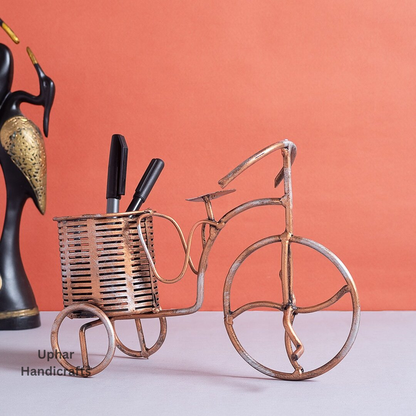 Metal-cycle-pen-stand