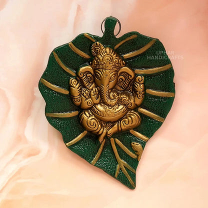 Ganesh Ji Leaf Wall Hanging
Handmade Indian Metal Decor
Ganesh Ji Spiritual Wall Art
Traditional Pooja Decor
Indian Home Accent
Uphar Handicrafts