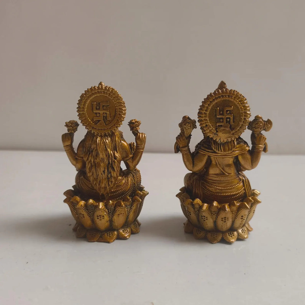 Handcrafted Brass Lakshmi Ganesha Statues
Indian Home Decor
Traditional Hindu Craft
Uphar Handicrafts