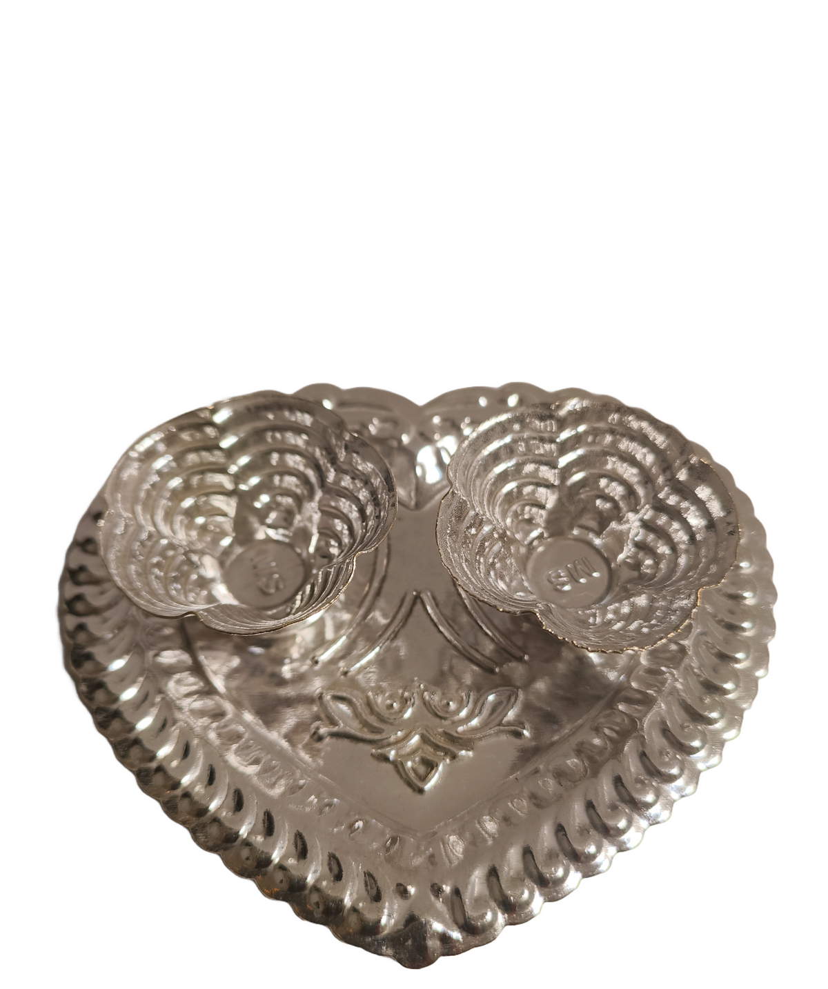 Heart Design Kumkum Puja Plate
Embossed German Silver Finish
Kumkum and Chawal Holder for Rituals
Traditional Indian Tilak Ceremony Accessory
Compact Mandir and Pooja Thali Decor
Festive and Religious Gift
Uphar Handicrafts