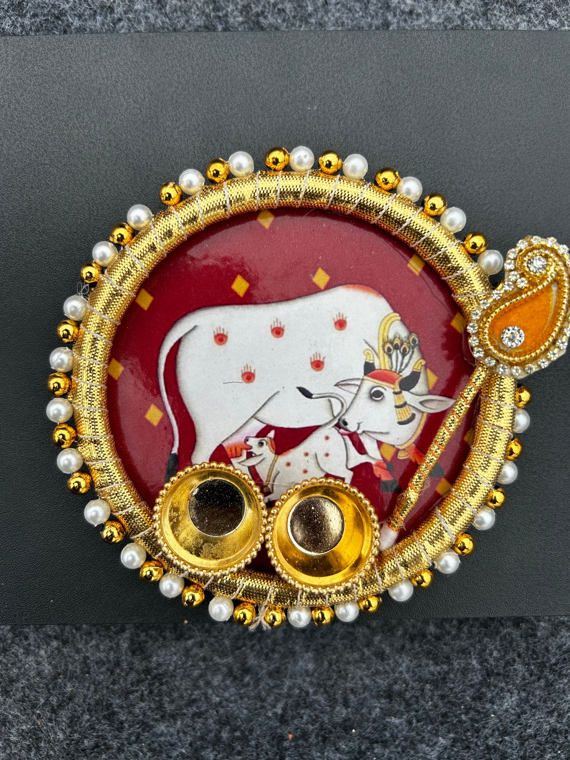 Indian Puja Return Gift Plate
Roli and Akshat Rice Holder
Traditional Hindu Ceremony Decor
Diwali and Navratri Puja Accessory
Wedding and Housewarming Gift
Auspicious Festive Return Gift
Uphar Handicrafts