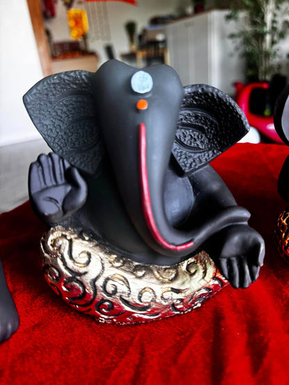 Lord Ganesha Statues Set of 4
Ganesha Idols for Desk and Shelf
Black Hindu God Figurines
Decorative Ganesha Altar Showpiece
Indian Spiritual Home and Office Decor
Uphar Handicrafts