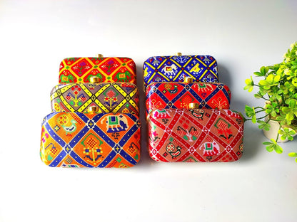 Metal Purse Clutch with Chain
Decorative Jewellery Gift Box
Traditional Shagun Clutch
Wedding Return Gift for Guests
Indian Wedding Giveaway
Uphar Handicrafts