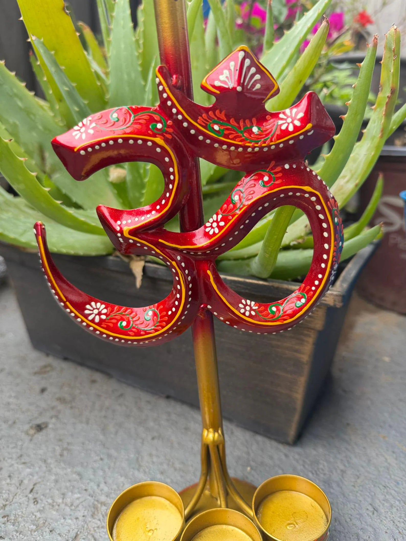 Indian Metal Tealight Holder
Hand Painted Candle Holder
Uphar Handicrafts