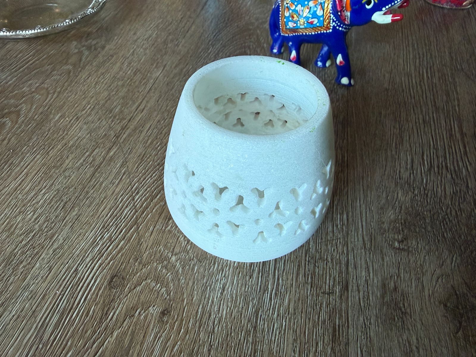 Marble Luxury Candle Holder
Party Home Decor
Decorative Tealight Holder for Home
Perfect for Coffee and Side Tables
Uphar Handicrafts