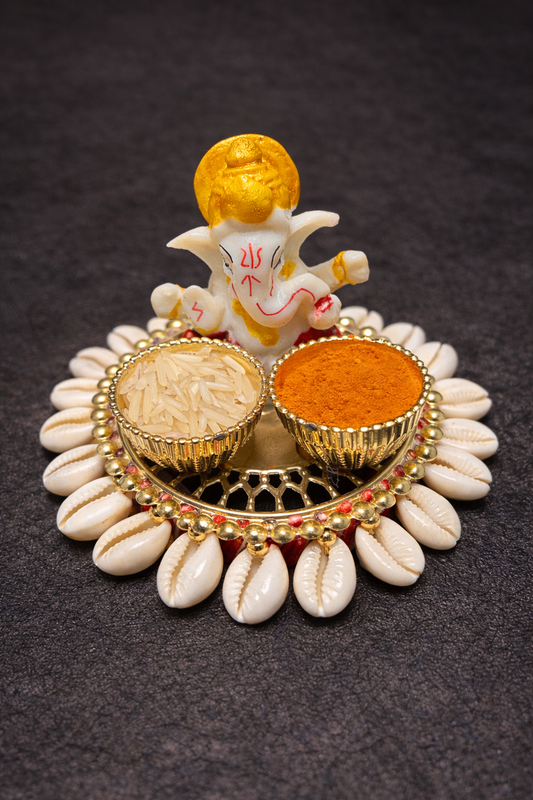 Roli Chawal Ganesh Ji Set
Traditional Indian Puja Accessory
Ganesh Ji Roli Kumkum and Rice Holder
Spiritual Wedding and Ceremony Decor
Indian Religious Return Gift
Festive Pooja and Gifting Set
Uphar Handicrafts
